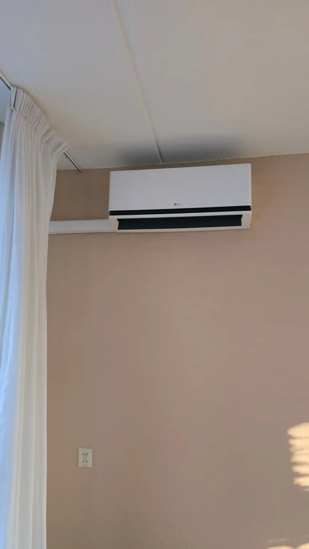Binnenunit van een airco aan de wand