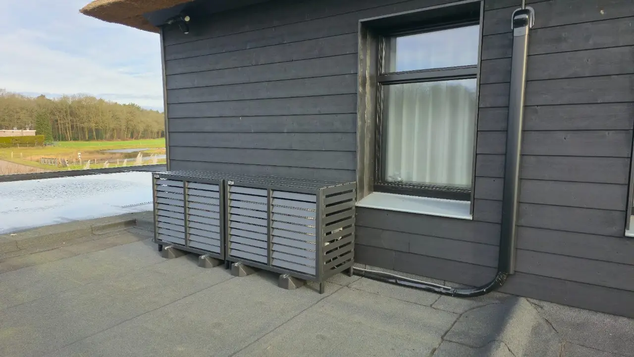 Drie warmtepompen bij vrijstaande woning – foto 2 van 3